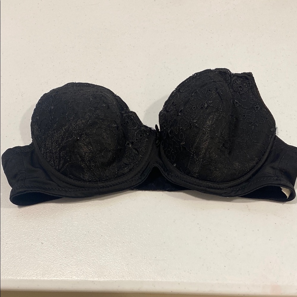 Vintage Lacy’s Elegant Black Lace Strapless Bra